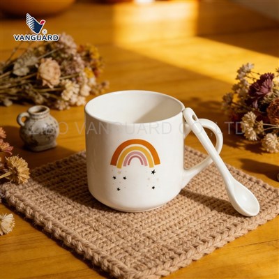 แก้วกาแฟทรงกลมพร้อมช้อนเซรามิก